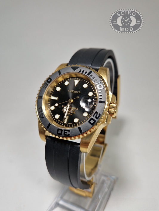 Yacht-Master mod in gold with black sports band