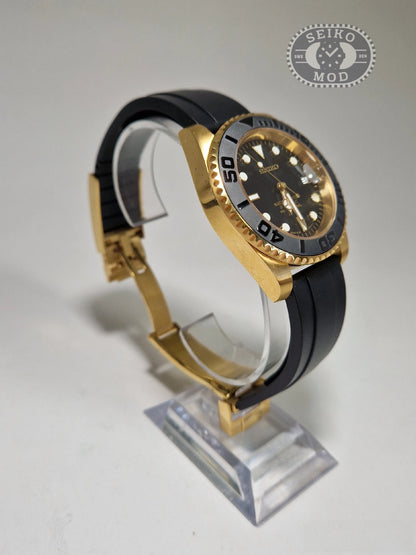 Yacht-Master mod in gold with black sports band