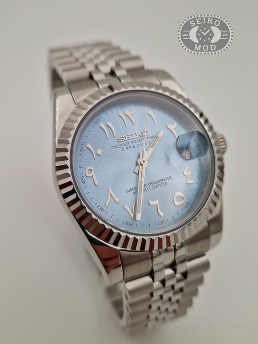 Datejust mod med ljusblå arabic urtavla och Jubilee-armband