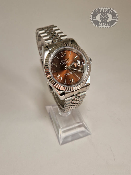 Datejust mod med choklad romersk urtavla och jubilee-armband