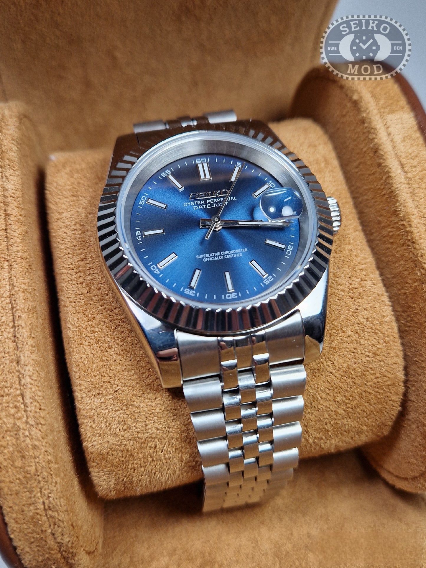 Datejust mod with dark blue dial and Jubilee bracelet