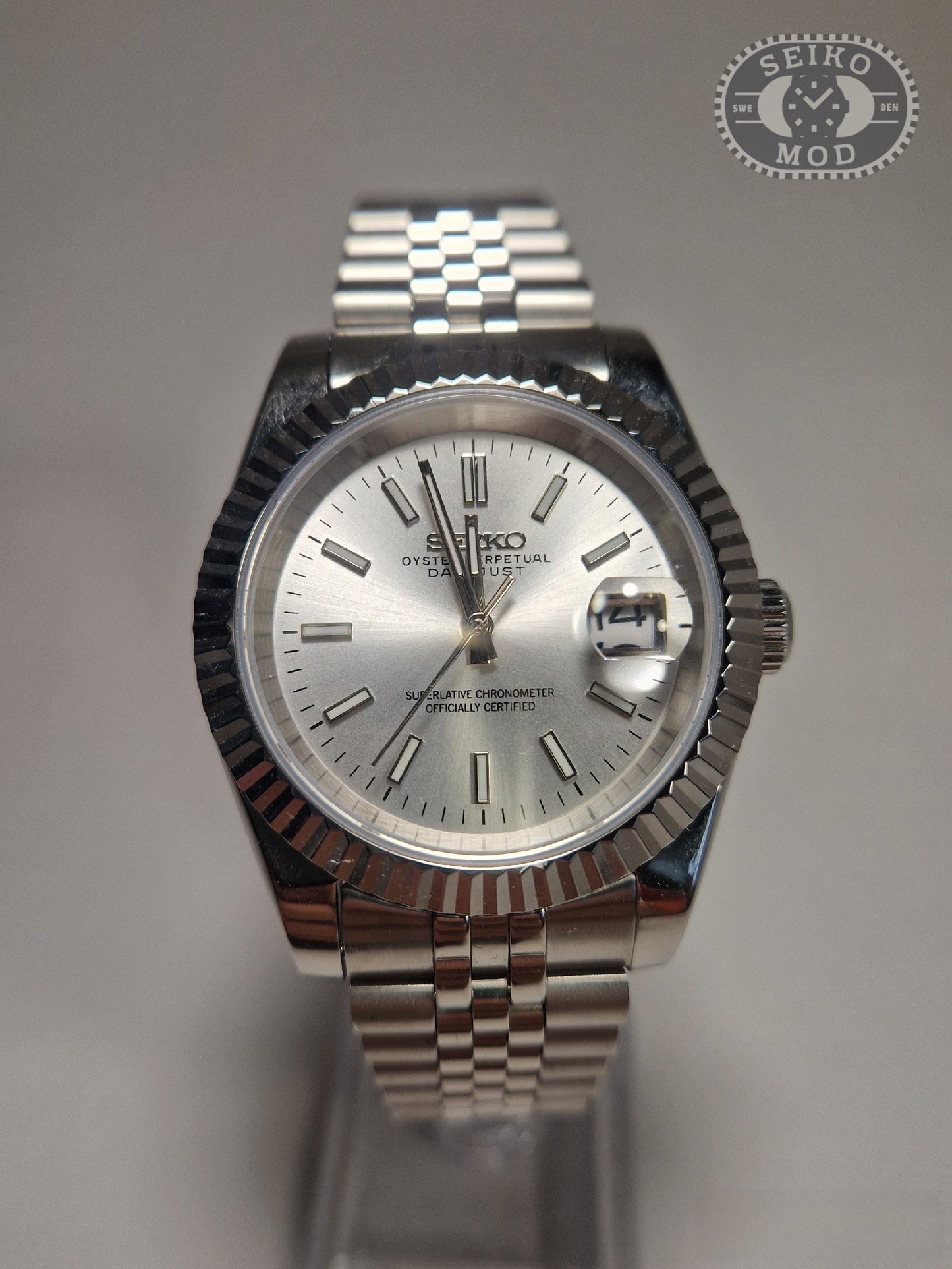 Datejust mod with white dial and Jubilee bracelet