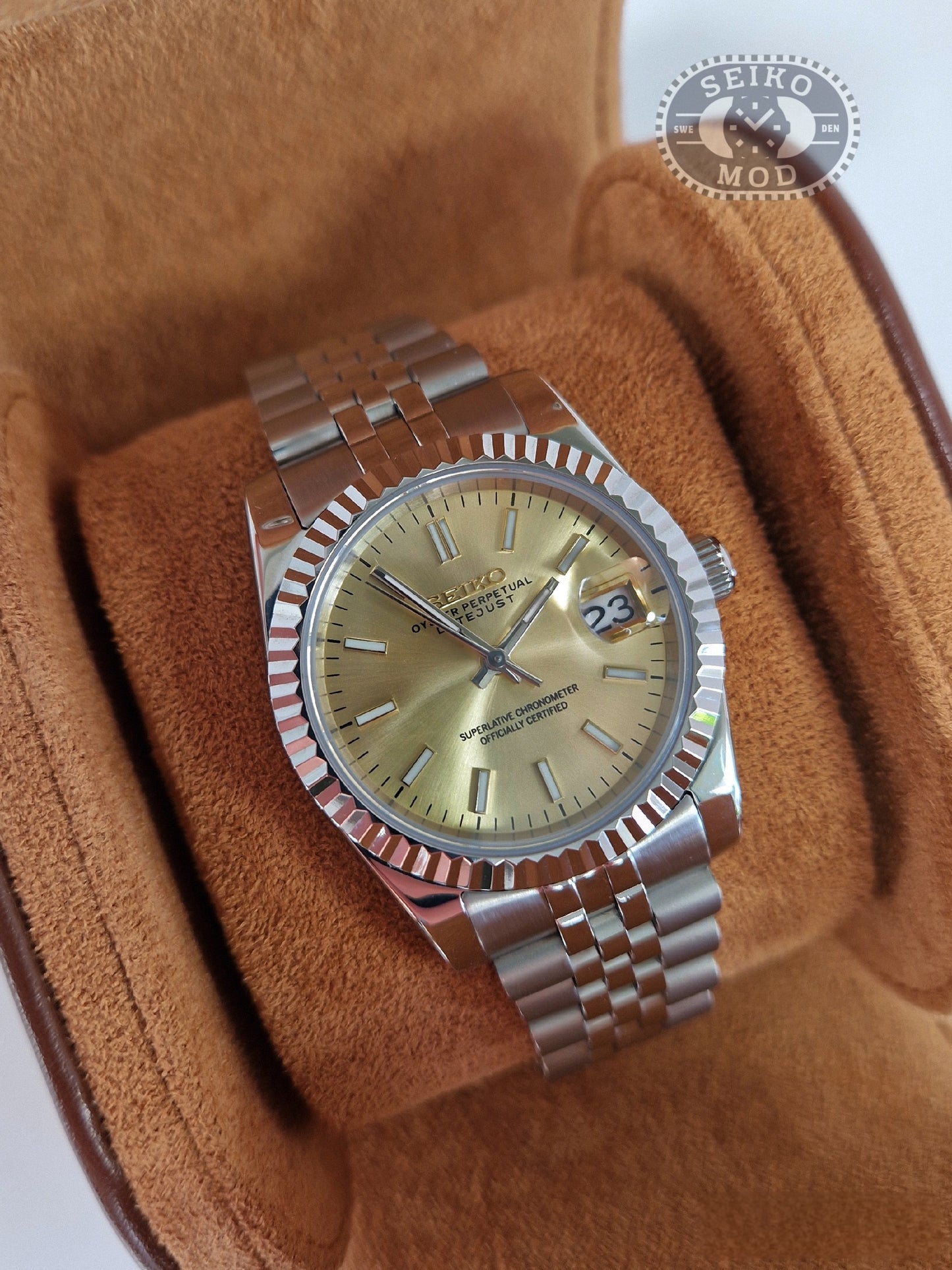 Datejust mod with champagne dial and Jubilee bracelet